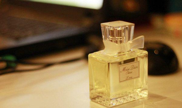 pg电子官方网站法国十大香水品牌剖析ppt