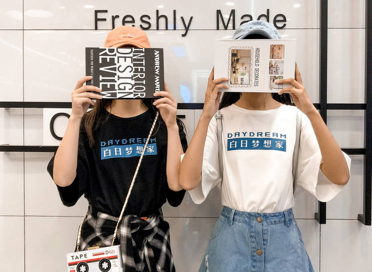 pg电子网创意T恤定制怎么设计图案和文字精妙结合！