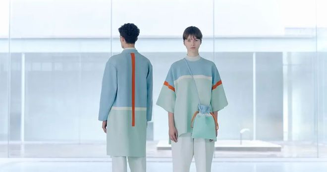 pg电子网这家美术馆的工作服高级了三宅一生前设计师操刀！