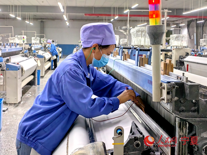 PG平台官方网站帮扶“留守农妇”变身“产业工人”