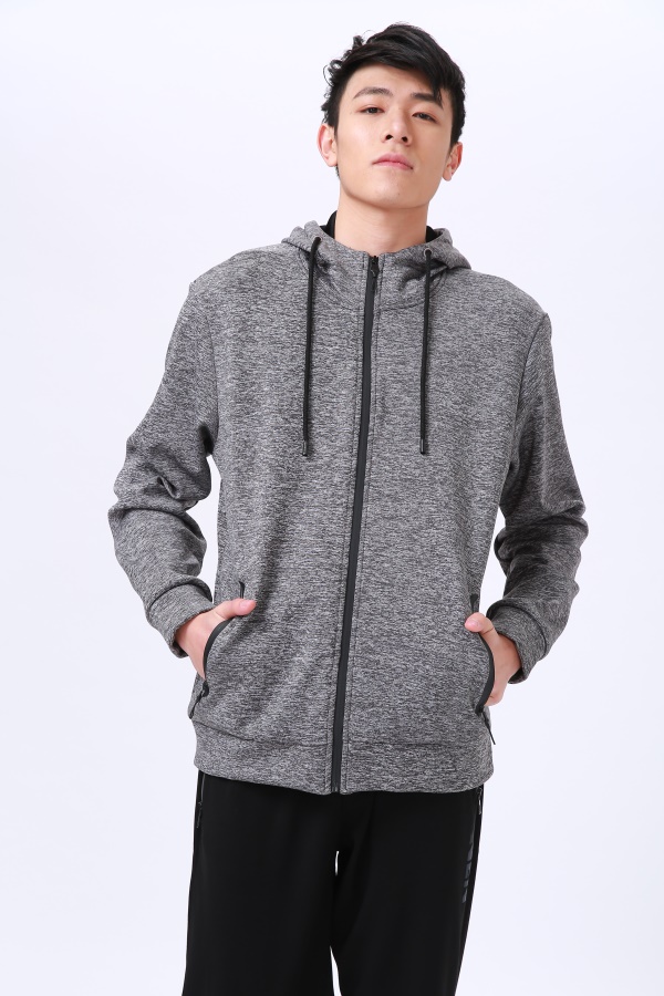 PG平台官方网站Polo衫的时尚魅力：轻松穿出高级感与独特气